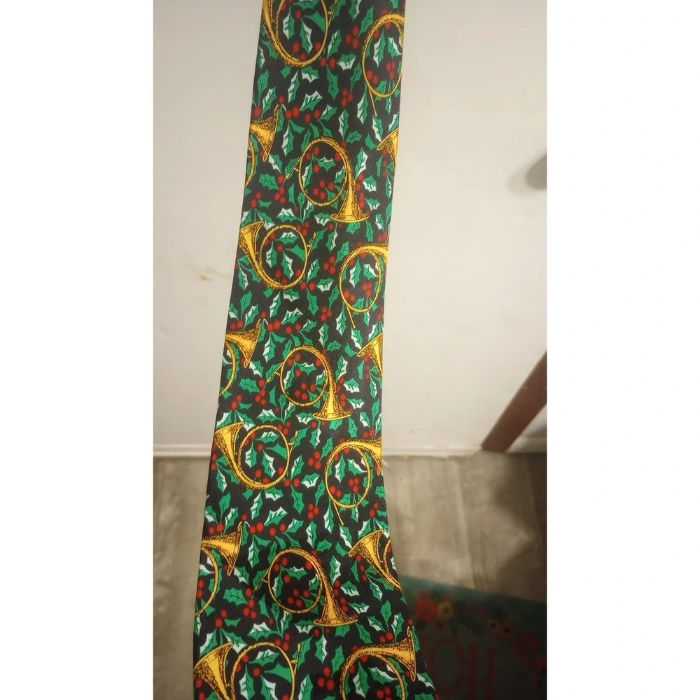 Vintage‎ 90s Y2K Addiction Christmas Necktie French Horn Holly AOP EUC